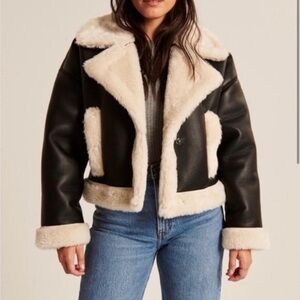 Abercrombie & Fitch Women's Black and Cream Jacket